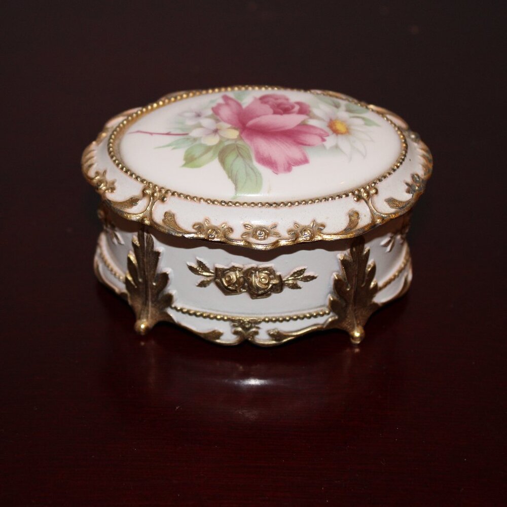 Vintage San Francisco Music Box.